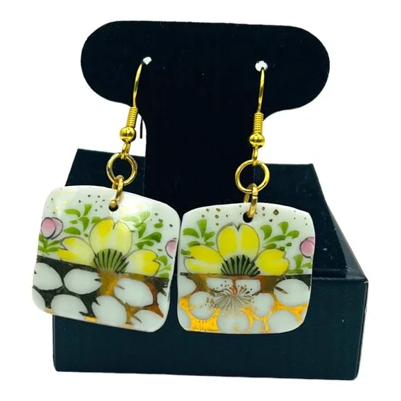 Handcrafted Earrings Made from Shattered Vintage English Fine Bone China Teacup - Picture 3 of 10